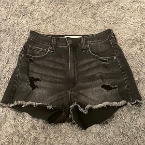 ABERCROMBIE HIGH RISE SHORTS